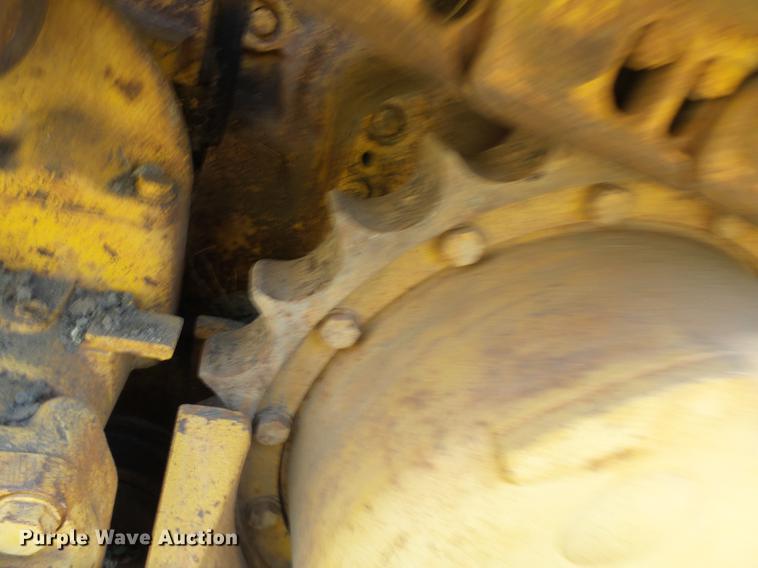 image for item DP9724 1984 John Deere 750D dozer