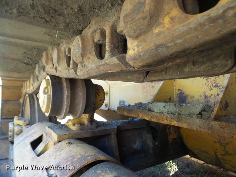 image for item DP9724 1984 John Deere 750D dozer