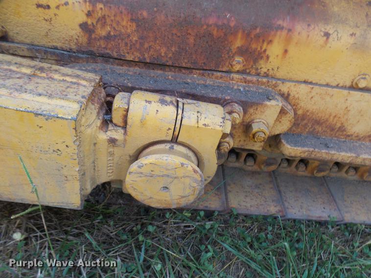 image for item DP9724 1984 John Deere 750D dozer