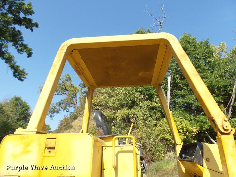 image for item DP9724 1984 John Deere 750D dozer