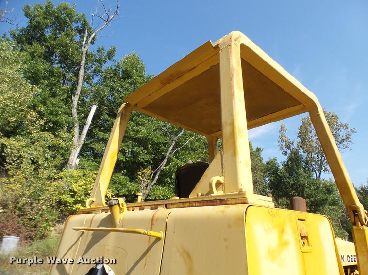 image for item DP9724 1984 John Deere 750D dozer