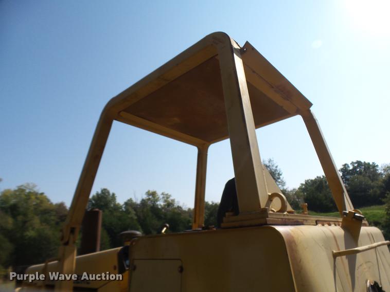 image for item DP9724 1984 John Deere 750D dozer