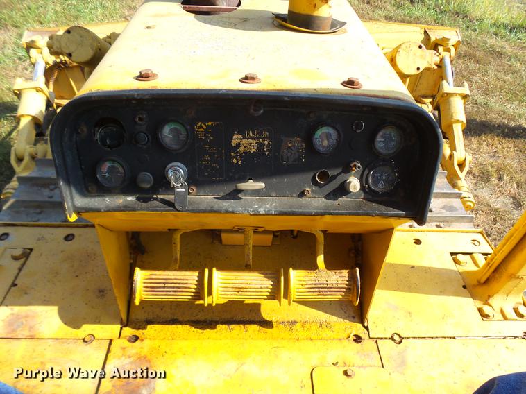 image for item DP9724 1984 John Deere 750D dozer