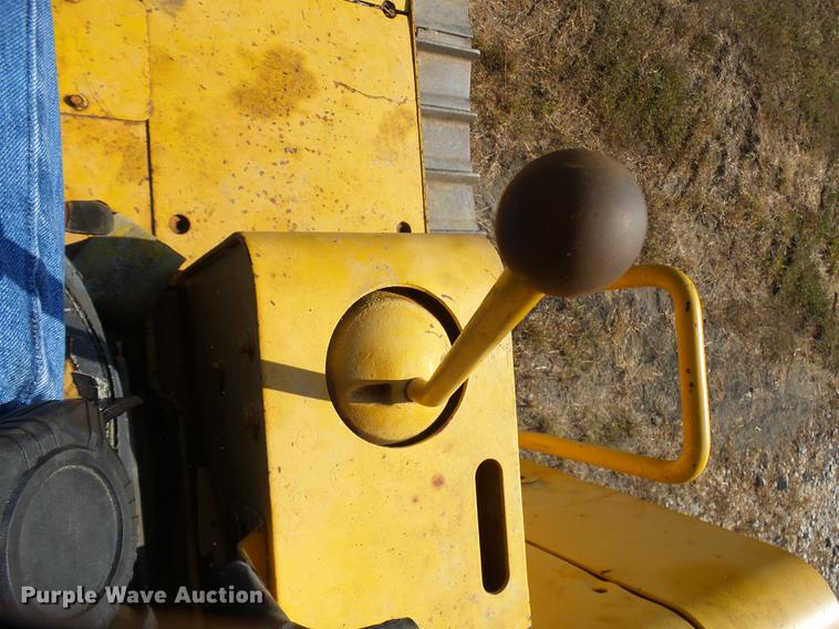 image for item DP9724 1984 John Deere 750D dozer