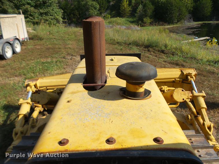 image for item DP9724 1984 John Deere 750D dozer