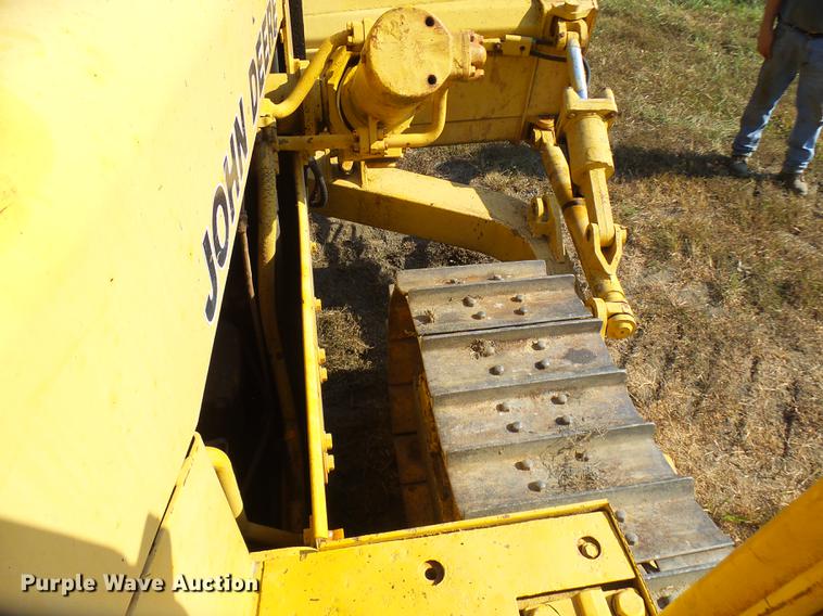 image for item DP9724 1984 John Deere 750D dozer