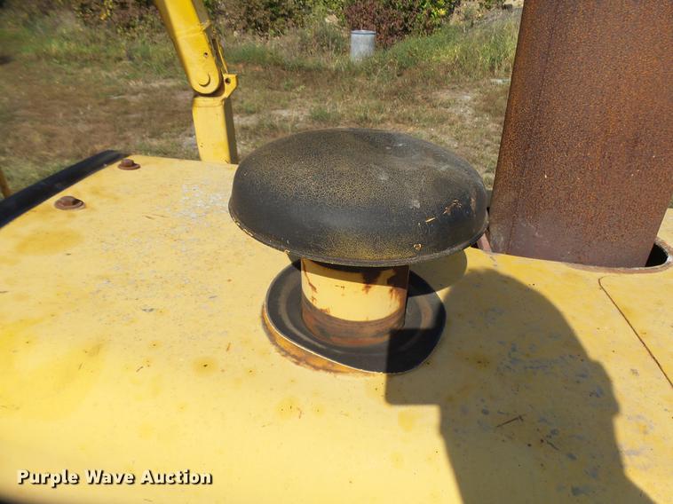 image for item DP9724 1984 John Deere 750D dozer