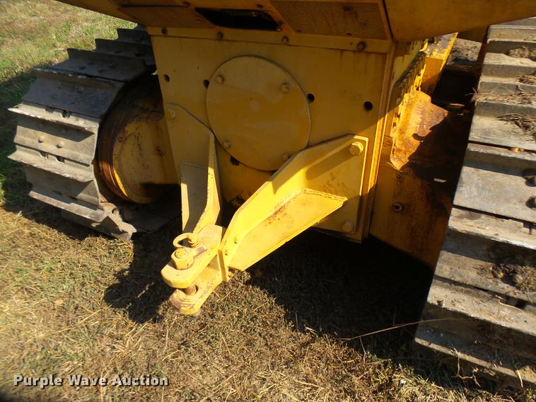 image for item DP9724 1984 John Deere 750D dozer