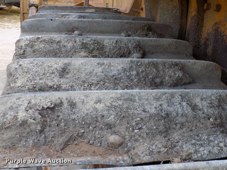 image for item DP9951 Caterpillar D7G dozer