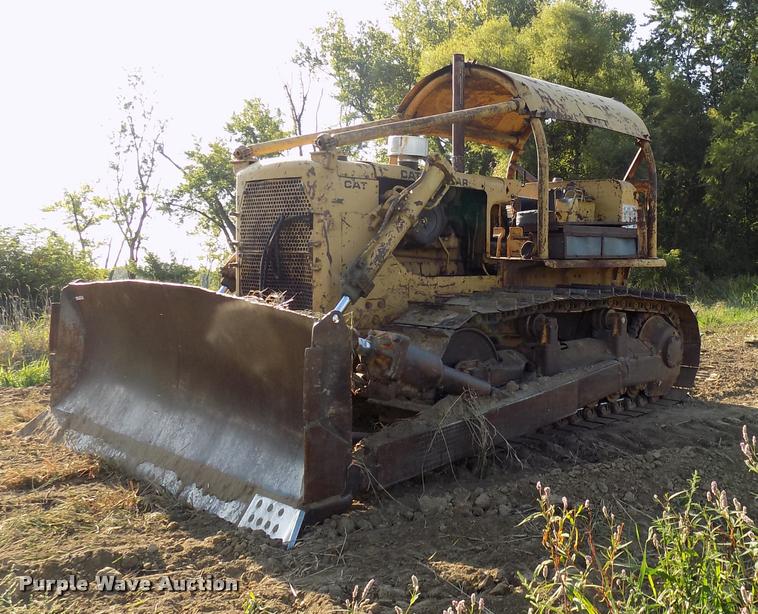 image for item DP9963 1969 Caterpillar D7E dozer