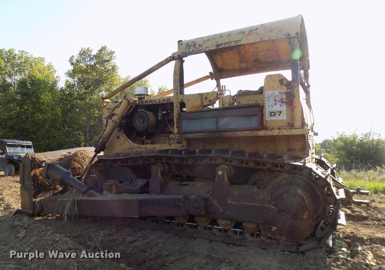 image for item DP9963 1969 Caterpillar D7E dozer