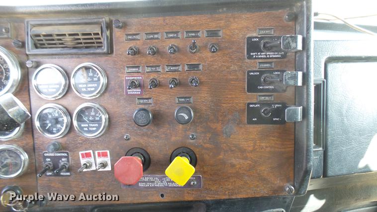 image for item EB9087 1999 Peterbilt 377 dump truck