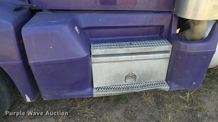 image for item EB9087 1999 Peterbilt 377 dump truck