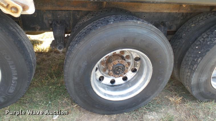 image for item EB9087 1999 Peterbilt 377 dump truck