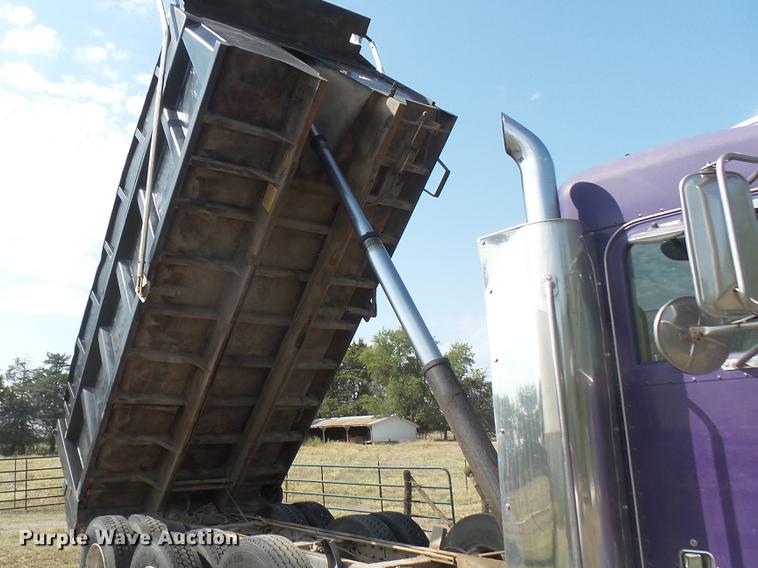 image for item EB9087 1999 Peterbilt 377 dump truck