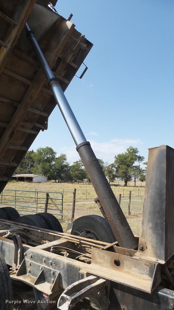 image for item EB9087 1999 Peterbilt 377 dump truck