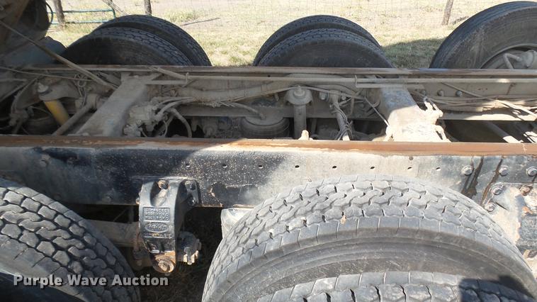 image for item EB9087 1999 Peterbilt 377 dump truck