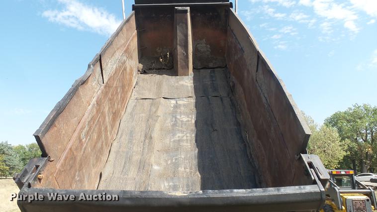 image for item EB9087 1999 Peterbilt 377 dump truck