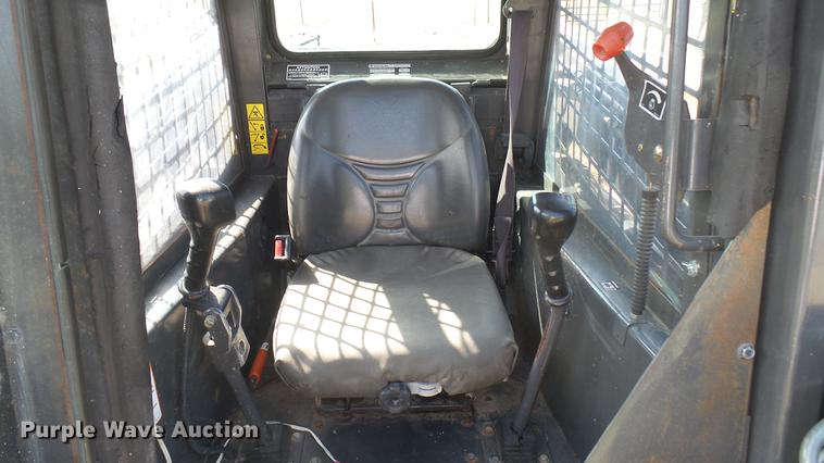 image for item EB9088 2004 New Holland LS170 skid steer