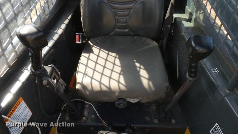 image for item EB9088 2004 New Holland LS170 skid steer