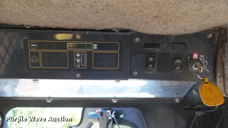 image for item EB9088 2004 New Holland LS170 skid steer