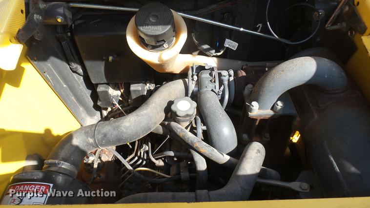 image for item EB9088 2004 New Holland LS170 skid steer