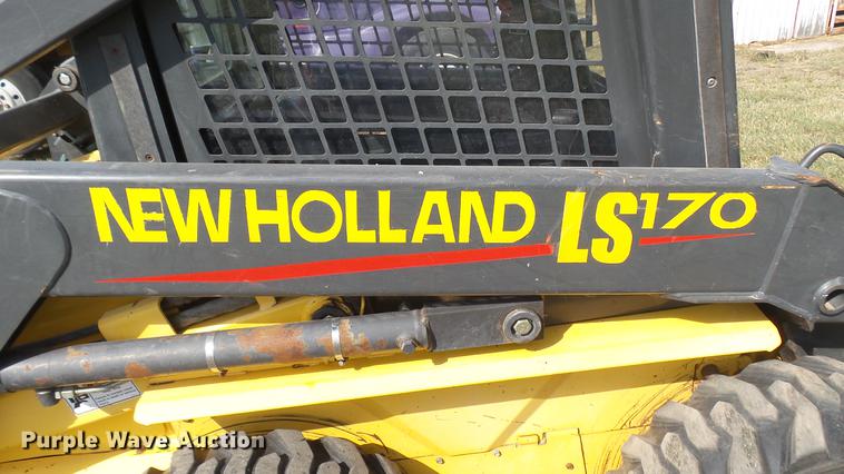 image for item EB9088 2004 New Holland LS170 skid steer