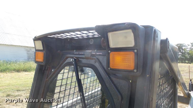 image for item EB9088 2004 New Holland LS170 skid steer