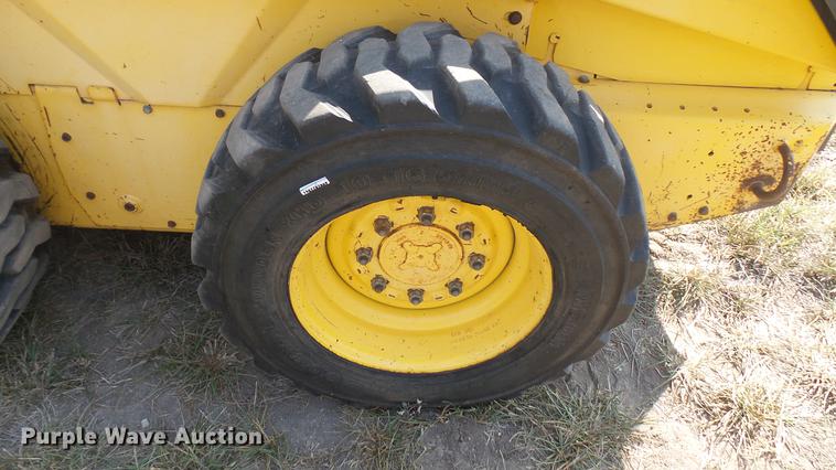 image for item EB9088 2004 New Holland LS170 skid steer