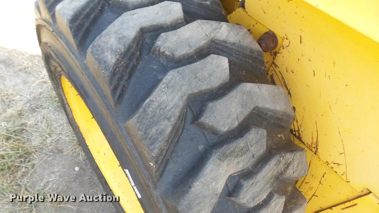 image for item EB9088 2004 New Holland LS170 skid steer
