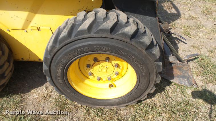 image for item EB9088 2004 New Holland LS170 skid steer