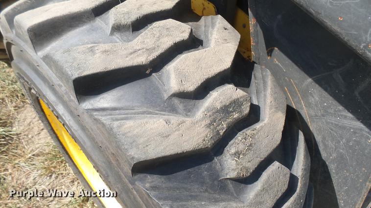 image for item EB9088 2004 New Holland LS170 skid steer