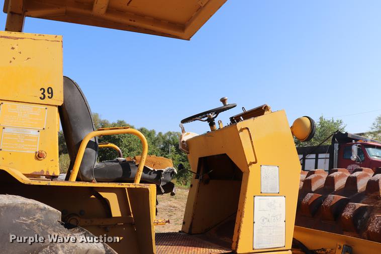 image for item ED9500 1979 Koehring Bomag BW210PD single drum roller