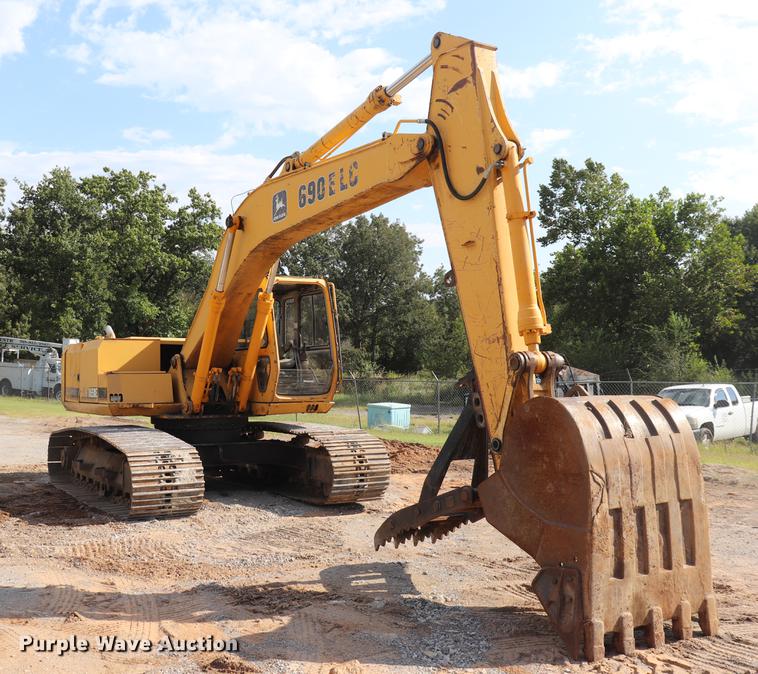 image for item ED9517 1997 John Deere 690E LC excavator