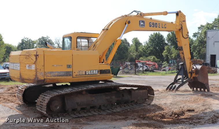 image for item ED9517 1997 John Deere 690E LC excavator