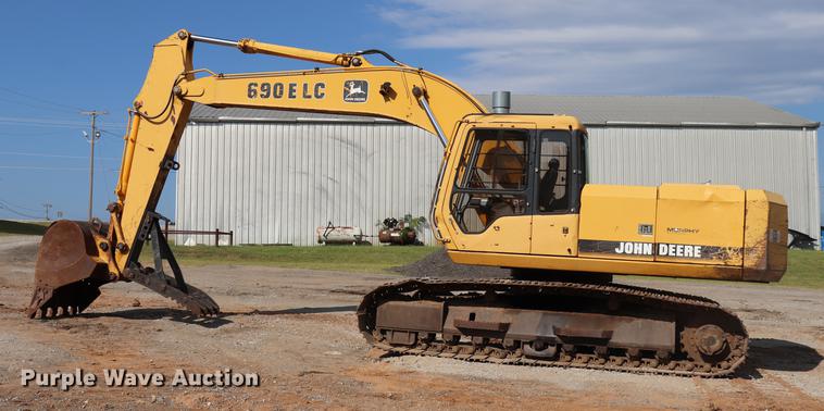 image for item ED9517 1997 John Deere 690E LC excavator