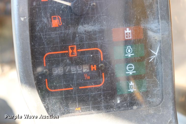 image for item ED9517 1997 John Deere 690E LC excavator