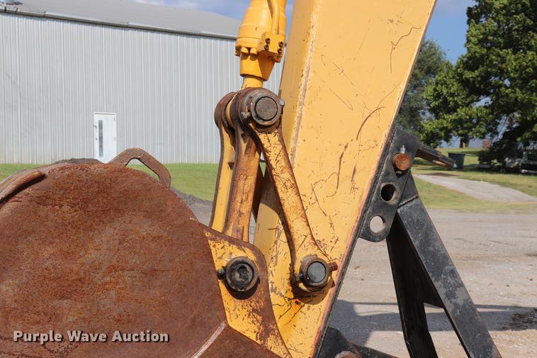 image for item ED9517 1997 John Deere 690E LC excavator