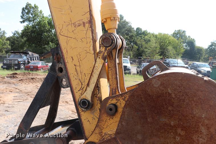 image for item ED9517 1997 John Deere 690E LC excavator