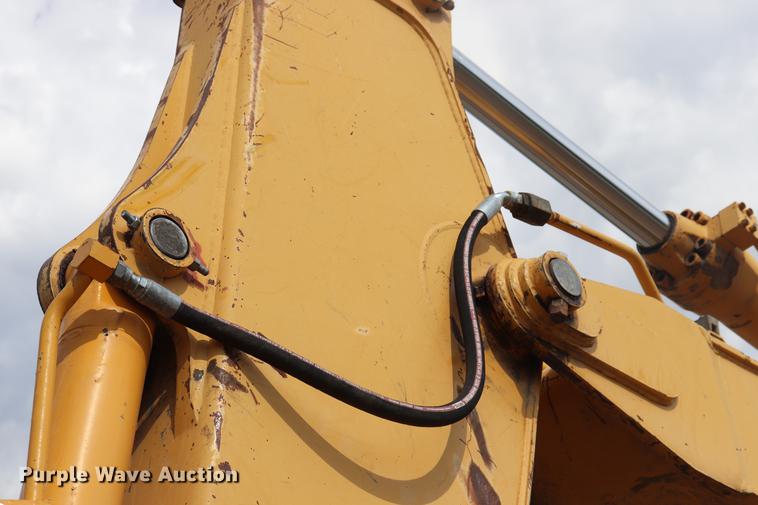 image for item ED9517 1997 John Deere 690E LC excavator