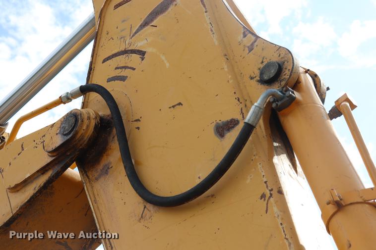 image for item ED9517 1997 John Deere 690E LC excavator