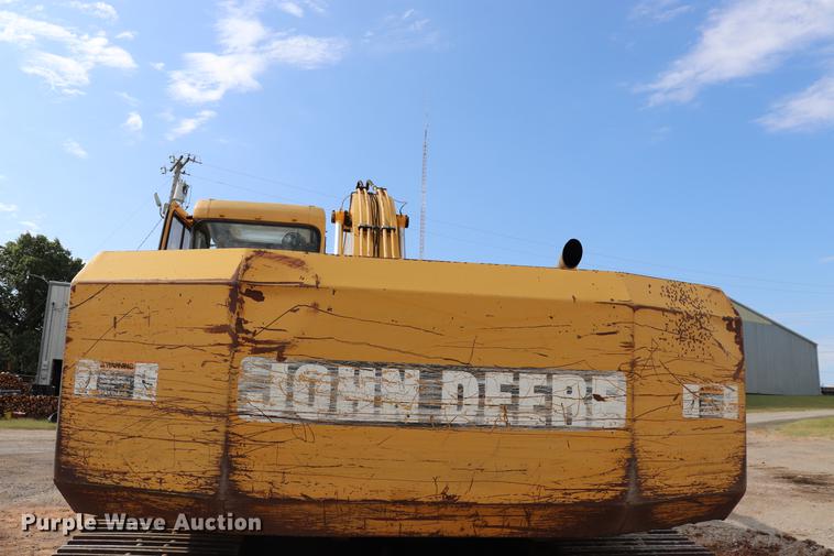 image for item ED9517 1997 John Deere 690E LC excavator