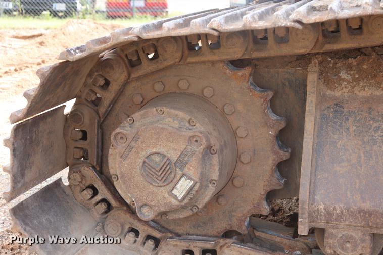 image for item ED9517 1997 John Deere 690E LC excavator