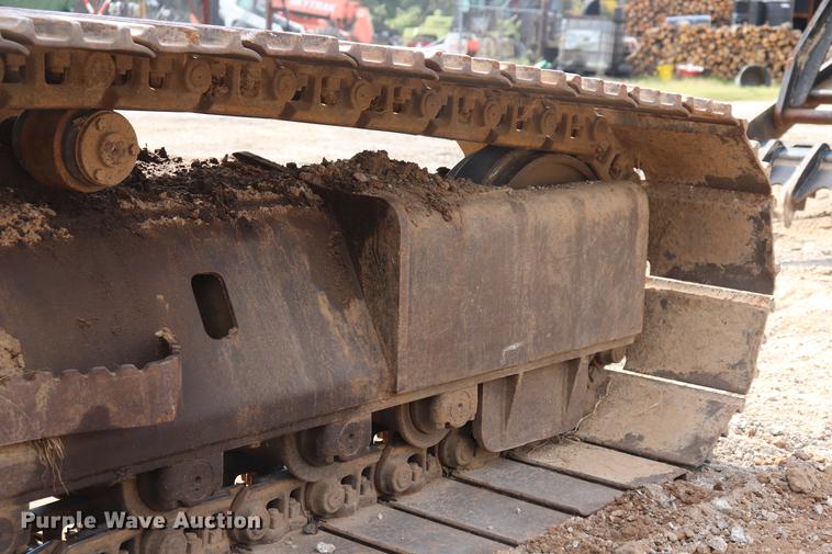 image for item ED9517 1997 John Deere 690E LC excavator