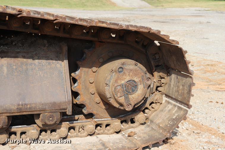 image for item ED9517 1997 John Deere 690E LC excavator