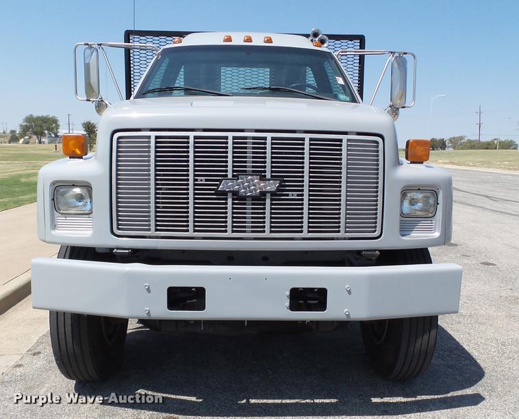 image for item L1505 2002 Chevrolet C7500 flatbed truck