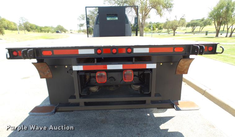 image for item L1505 2002 Chevrolet C7500 flatbed truck