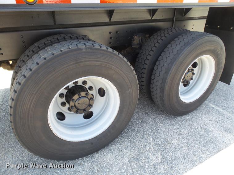 image for item L1505 2002 Chevrolet C7500 flatbed truck