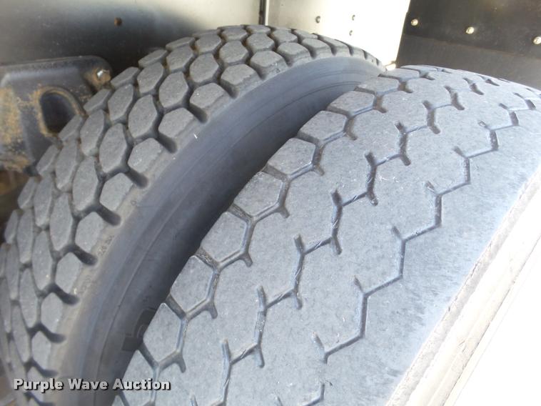 image for item L1505 2002 Chevrolet C7500 flatbed truck