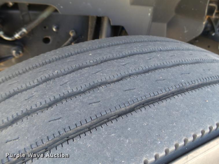 image for item L1505 2002 Chevrolet C7500 flatbed truck